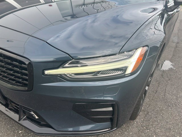 Used 2022 Volvo S60 B5 Momentum w/ Climate Package FWD image 8