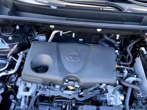 Used 2024 Toyota RAV4 XLE AWD/4WD image 30