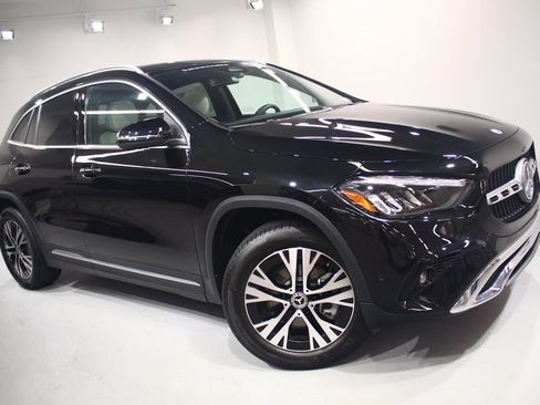 Used 2025 Mercedes-Benz GLA 250 4MATIC image 8