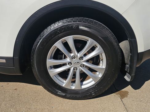 Used 2017 INFINITI QX70 2WD w/ Premium Package image 14