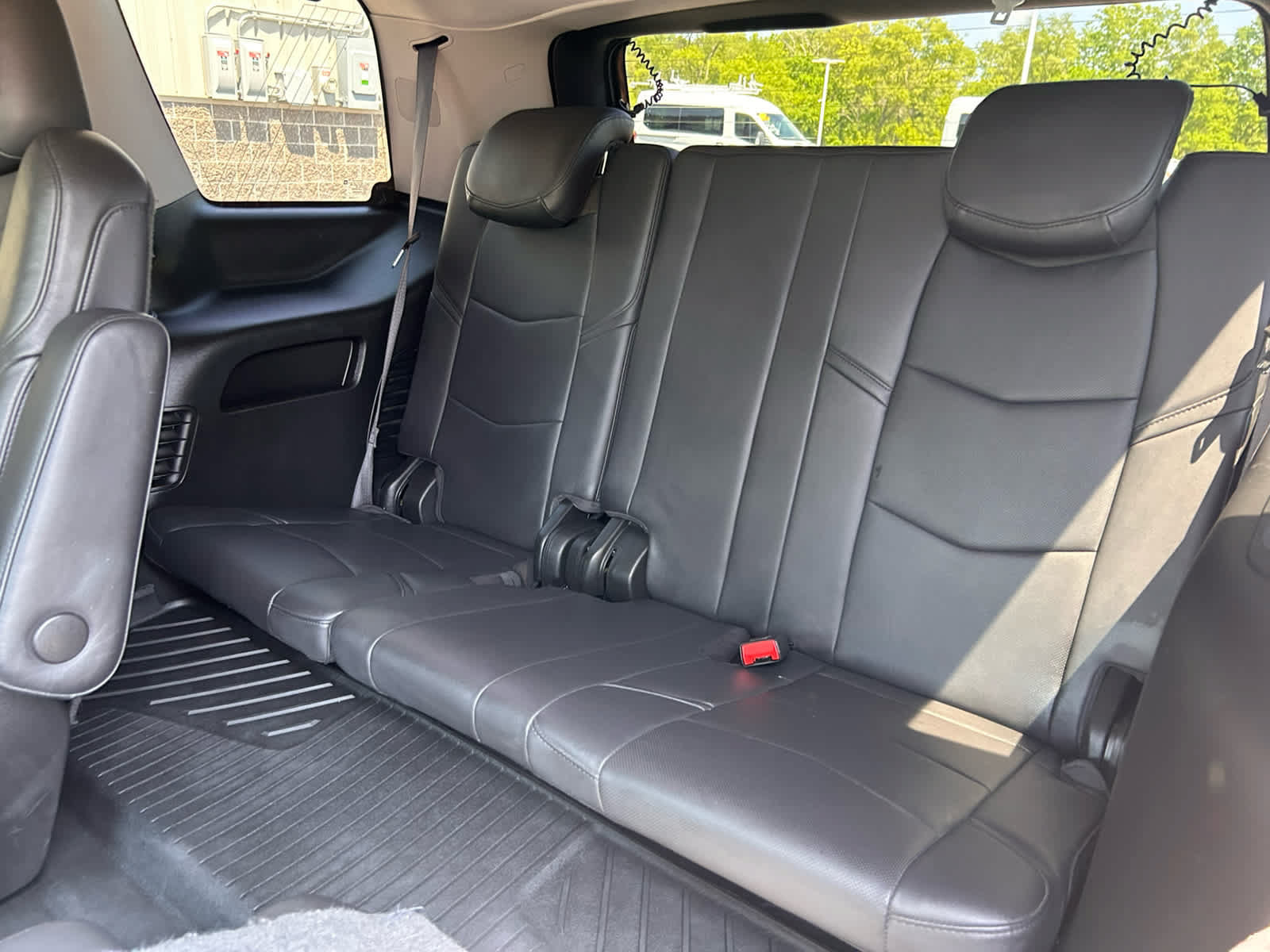 Used 2019 Cadillac Escalade Premium Luxury AWD/4WD image 30