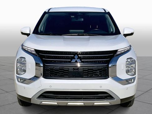 Used 2024 Mitsubishi Outlander SE image 4