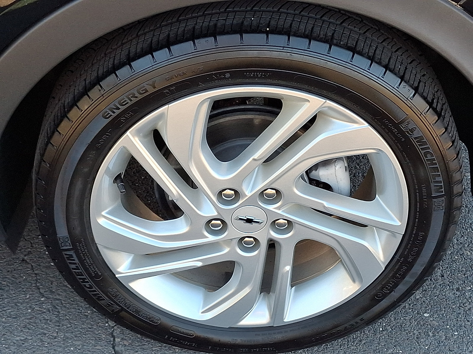 Used 2023 Chevrolet Bolt LT FWD image 30