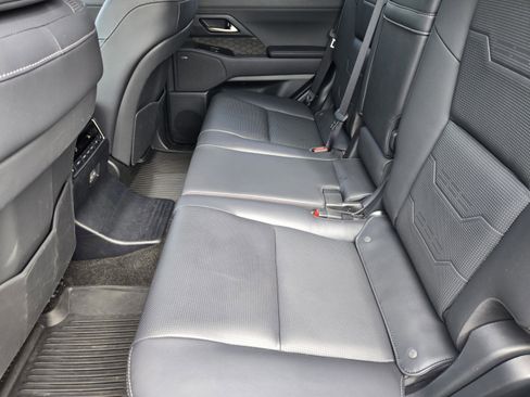 Certified 2025 Lexus GX 550 AWD/4WD image 30