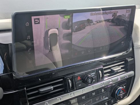 New 2026 Nissan Pathfinder SL image 19