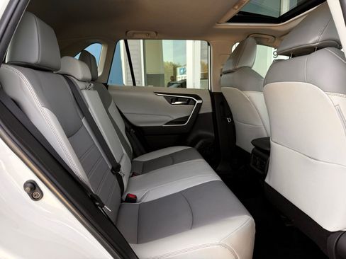 Used 2022 Toyota RAV4 XLE Premium FWD image 21