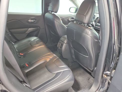 Used 2020 Jeep Cherokee Latitude Plus w/ Cold Weather Group AWD/4WD image 18