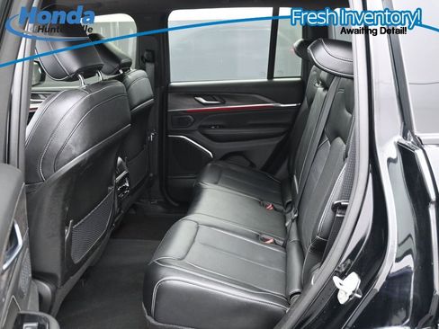 Used 2023 Jeep Grand Cherokee Overland AWD/4WD image 18