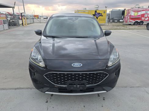 Used 2020 Ford Escape SE image 4