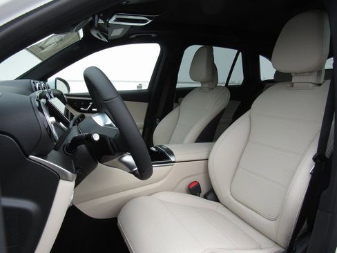 New 2026 Mercedes-Benz GLC 300 4MATIC image 10