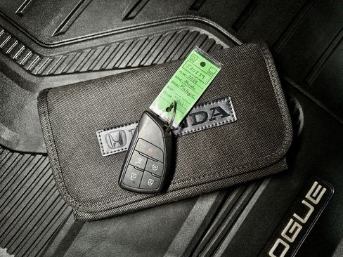 Used 2024 Honda Prologue Touring image 23