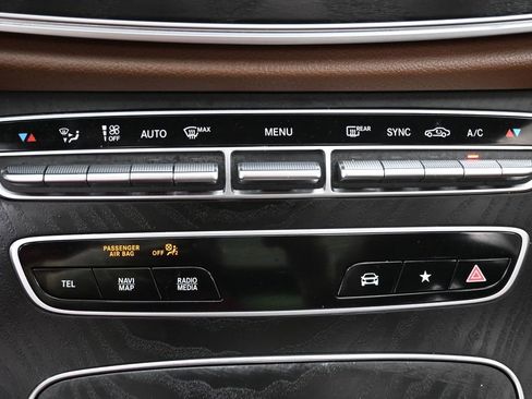 Used 2023 Mercedes-Benz E 450 4MATIC Sedan image 36