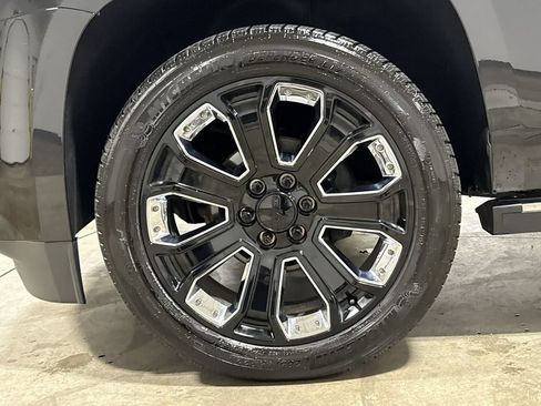 Used 2019 GMC Yukon Denali w/ Denali Ultimate Package AWD/4WD image 29