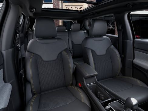 New 2026 Jeep Compass Latitude AWD/4WD image 16