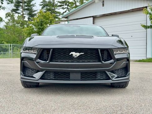 Used 2024 Ford Mustang GT RWD image 3