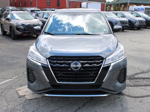 Used 2024 Nissan Kicks S FWD image 9