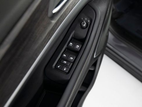 Used 2023 Jeep Grand Cherokee 4WD 4xe image 12