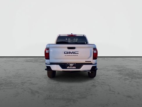 New 2026 GMC Canyon Elevation w/ LPO, Black Badging Package RWD image 7