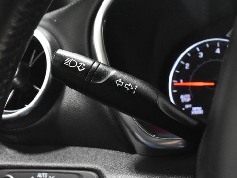 Used 2020 Chevrolet Blazer LT FWD image 13
