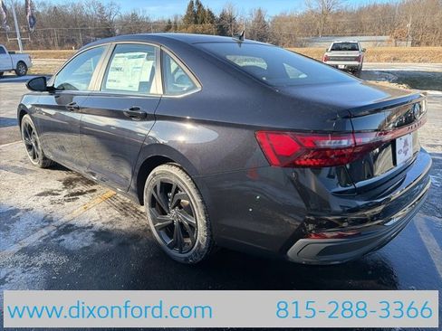 New 2026 Volkswagen Jetta SE image 5