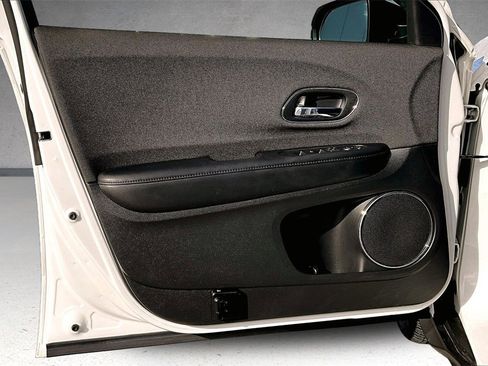 Used 2021 Honda HR-V EX image 19