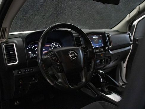Used 2022 Nissan Frontier SV image 23
