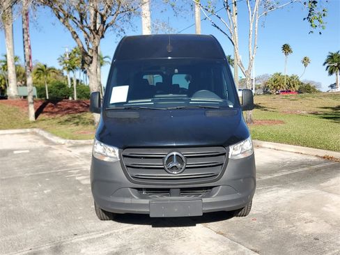 Used 2024 Mercedes-Benz Sprinter 2500 image 2