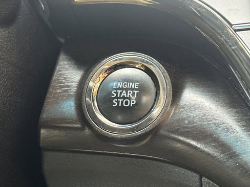 Used 2016 Toyota Avalon Limited w/ Toyota Safety Sense Package image 33