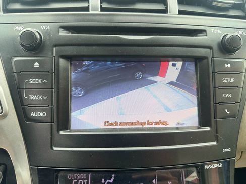 Used 2014 Toyota Prius V Two image 15