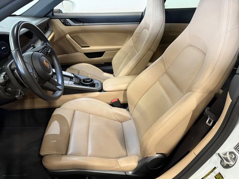 Used 2020 Porsche 911 Carrera image 6
