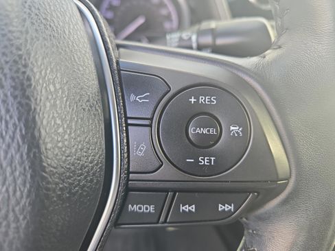 Used 2020 Toyota Camry SE image 17