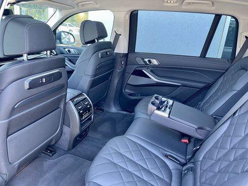 Used 2024 BMW X7 xDrive40i w/ Premium Package AWD/4WD image 30