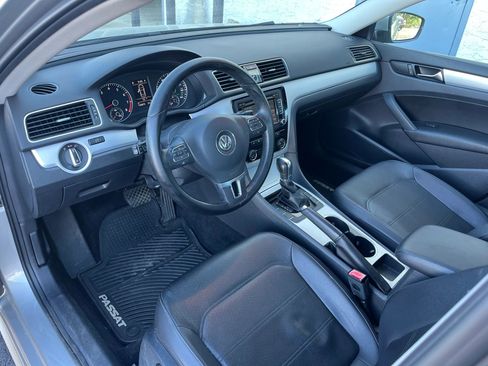 Used 2013 Volkswagen Passat 2.5 SE FWD image 8