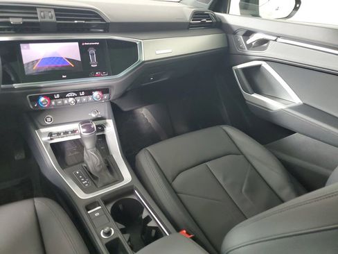 Used 2024 Audi Q3 2.0T Premium w/ Convenience Package image 17