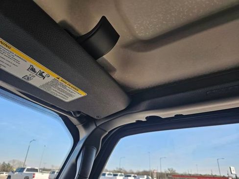 Used 2025 Jeep Gladiator Sport image 21