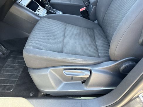 Used 2015 Volkswagen Tiguan S FWD image 18
