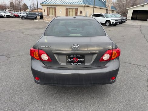 Used 2010 Toyota Corolla LE image 4