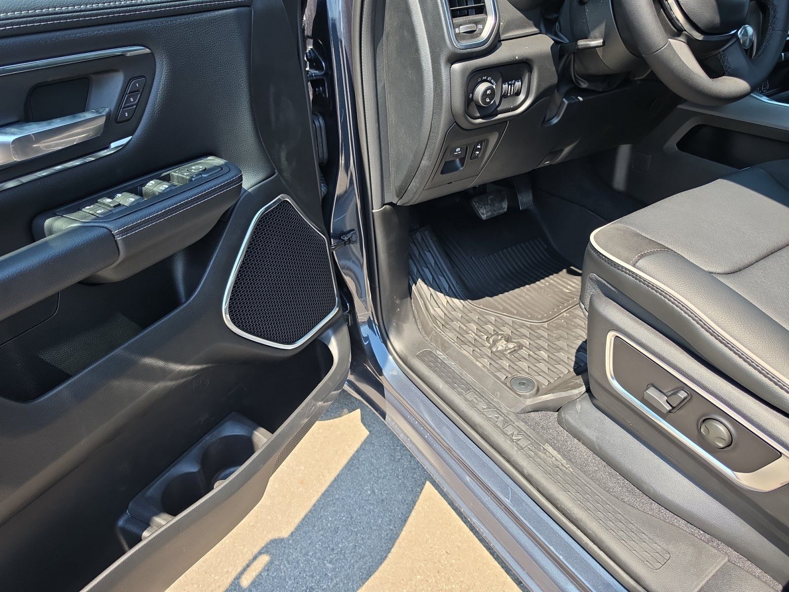 New 2026 RAM 1500 Laramie w/ Night Edition AWD/4WD image 11
