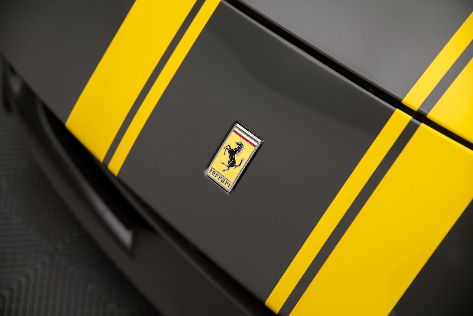 Used 2020 Ferrari 812 Superfast RWD image 36