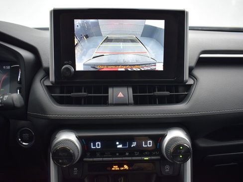 Used 2025 Toyota RAV4 XLE FWD image 15