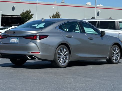 Used 2020 Lexus ES 350 w/ Premium Package FWD image 2