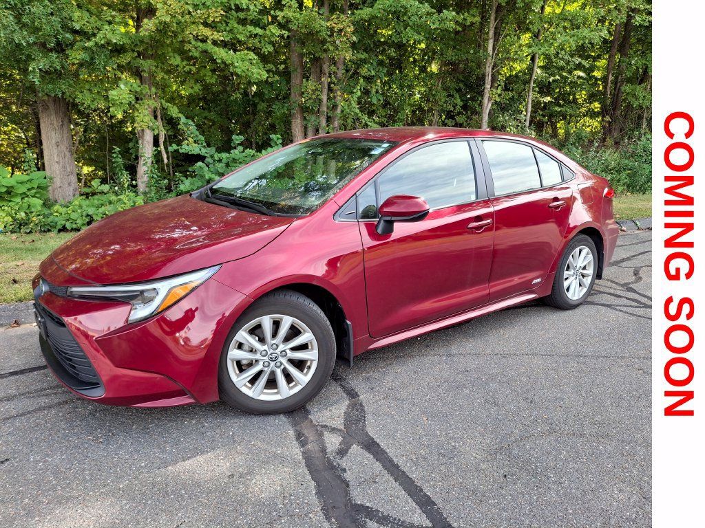 Used 2025 Toyota Corolla LE w/ LE Premium Package AWD/4WD image 1