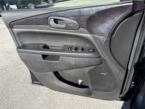 Used 2016 Buick Enclave Leather image 9