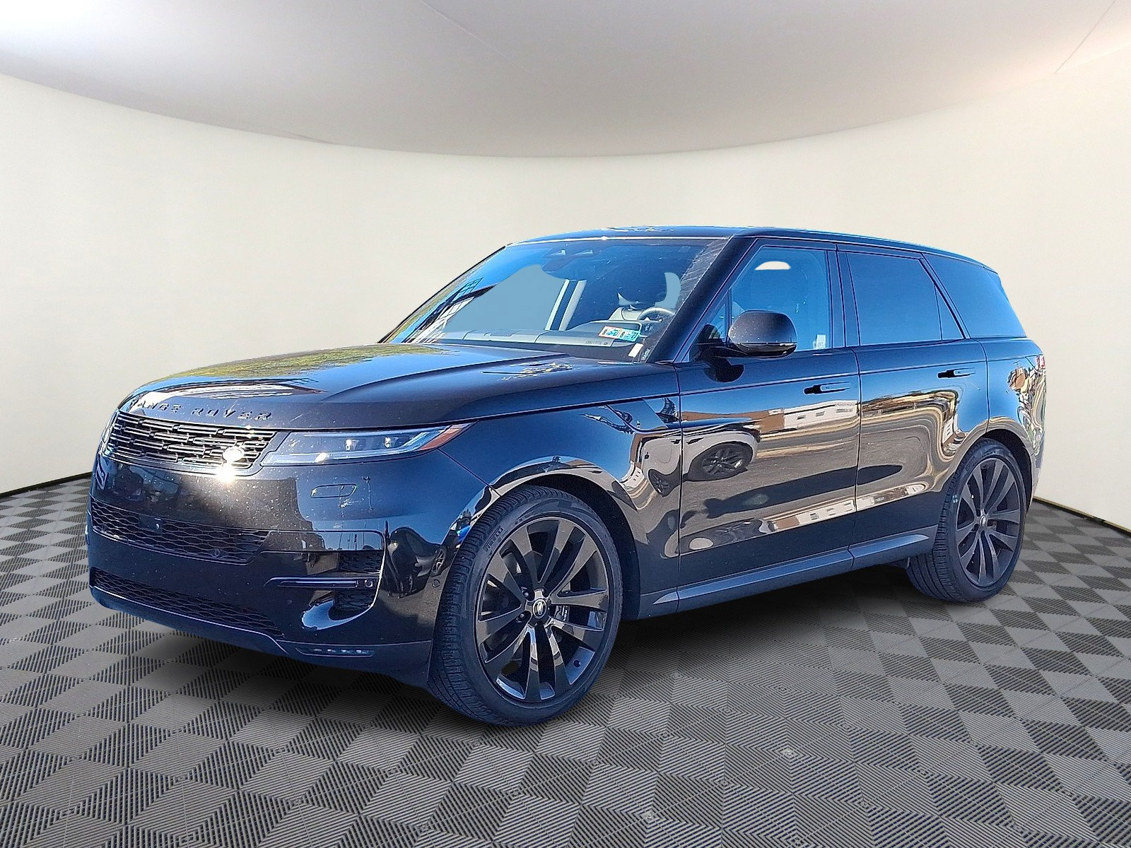 Used 2024 Land Rover Range Rover Sport SE AWD/4WD image 1