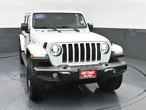 Used 2021 Jeep Wrangler Unlimited Sahara AWD/4WD image 3