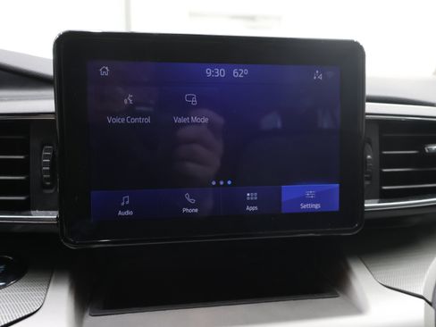 Used 2021 Ford Explorer XLT w/ Equipment Group 202A AWD/4WD image 54