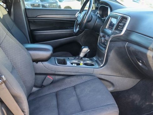 Used 2020 Jeep Grand Cherokee Laredo w/ Security & Convenience Group image 15