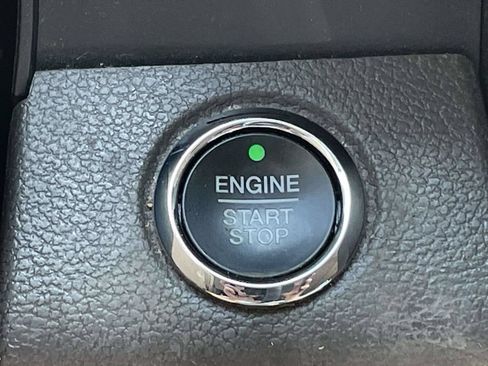 Used 2020 Ford Expedition XLT w/ Equipment Group 202A RWD image 23