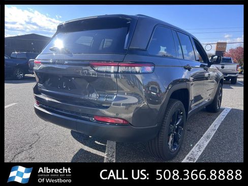 New 2025 Jeep Grand Cherokee Limited w/ Luxury Tech Group II image 5