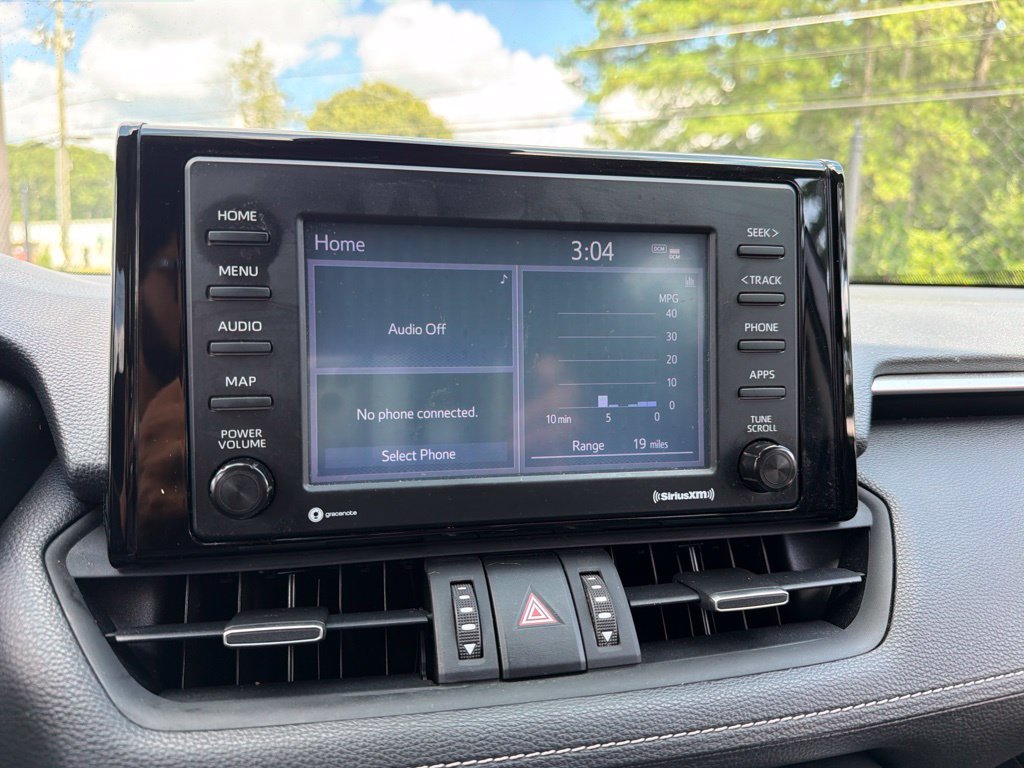 Used 2020 Toyota RAV4 XLE Premium FWD image 10